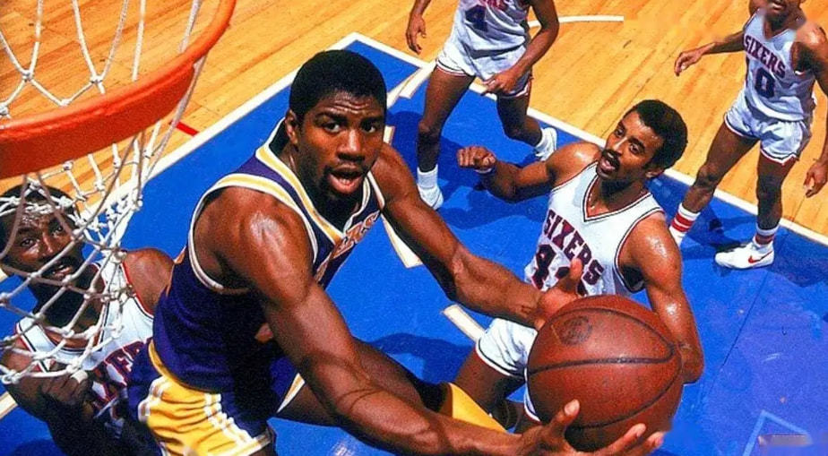 斯瓦泰克的 斯瓦泰克的